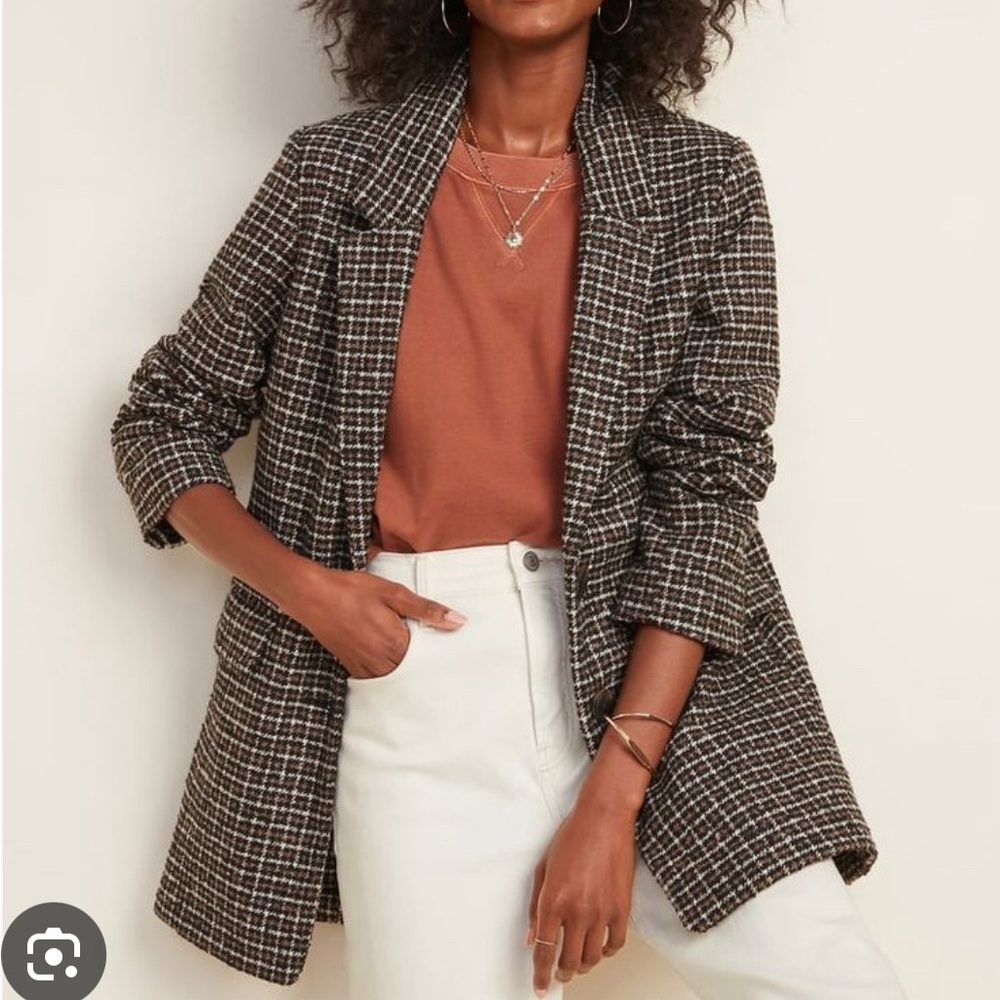 Women’s brown checkered blazer